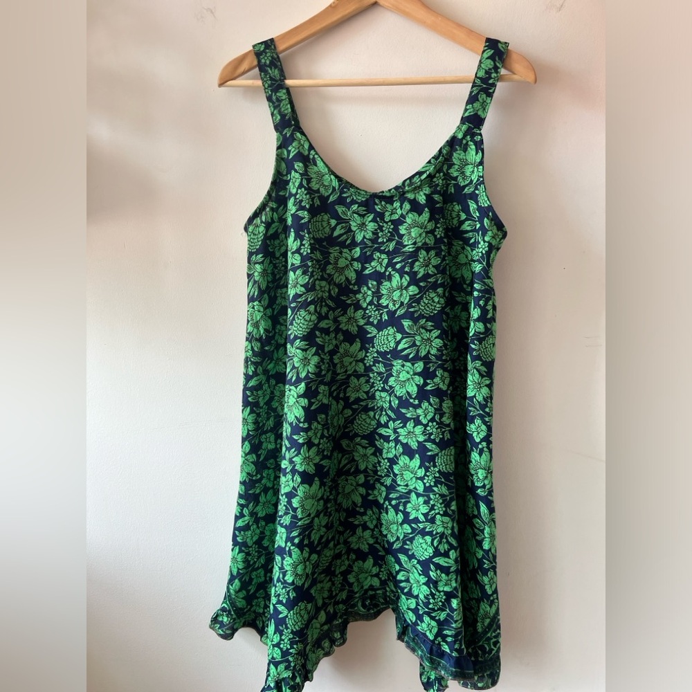 3/$15 Tempol Lightweight Dress M/L